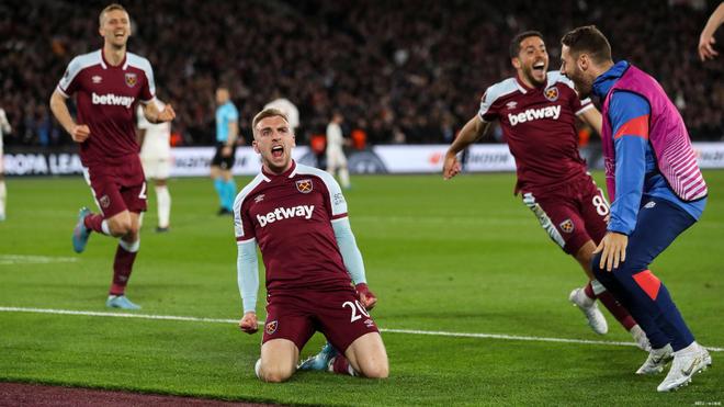 内维尔：曼联得选个世界级的资深主帅；不支持索帅当临时主帅